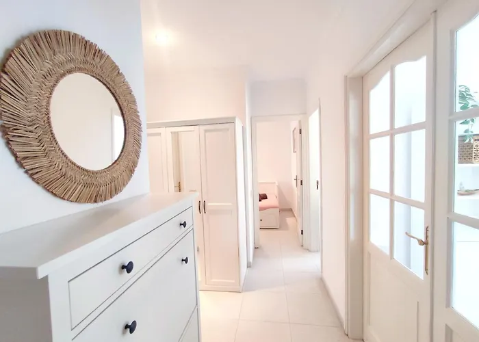 Апартаменти Pura Vida Beachfront